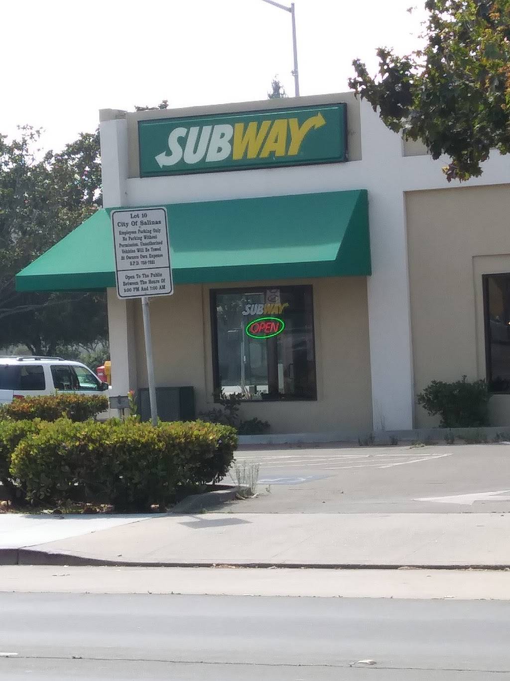 Subway Restaurants | restaurant | 32 W Gabilan St, Salinas, CA 93901, USA | 8319752875 OR +1 831-975-2875
