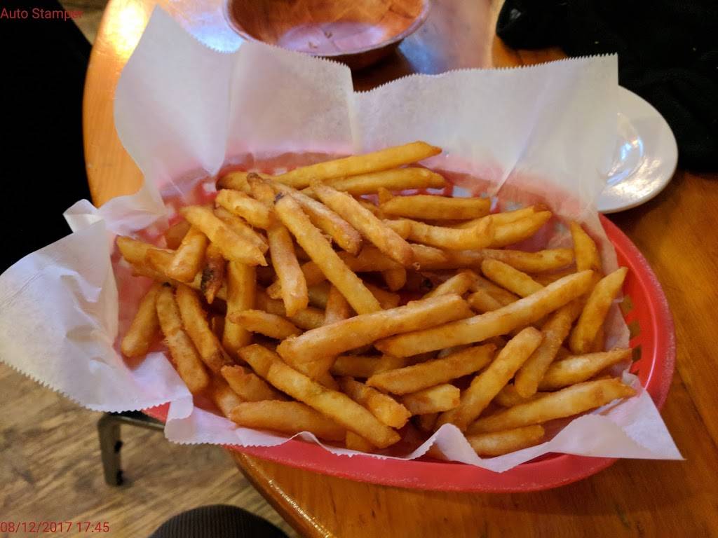 Olde Mill Tavern | restaurant | 56 Main St, Harrison, ME 04040, USA | 2075839077 OR +1 207-583-9077