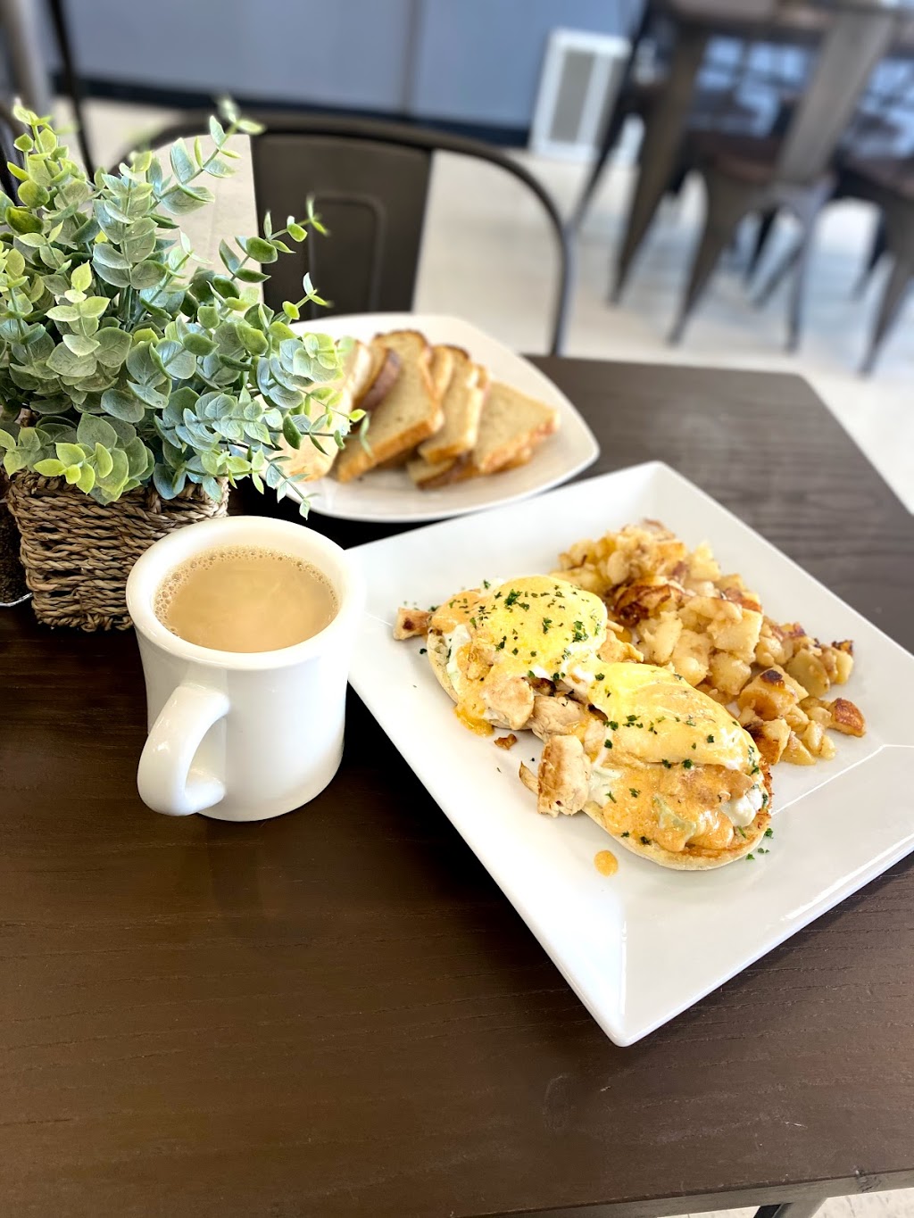 Larisas Bistro and Bakery | restaurant | 58 Greenville Ave, Johnston, RI 02919, USA | 4012703183 OR +1 401-270-3183