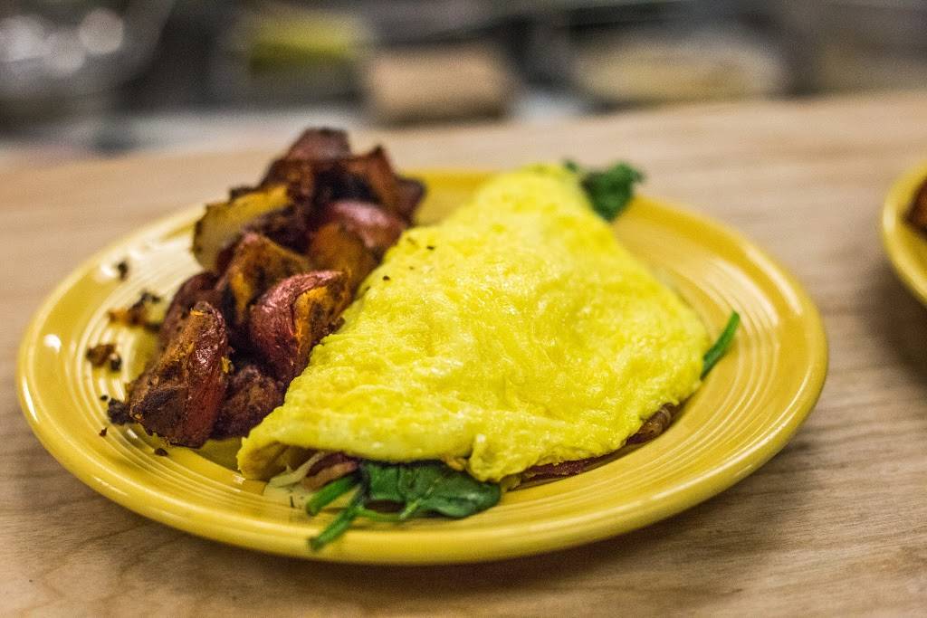 Hollys Gourmets Market & Cafe | cafe | 5107 Kingston Pike Suite B, Knoxville, TN 37919, USA | 8655848739 OR +1 865-584-8739