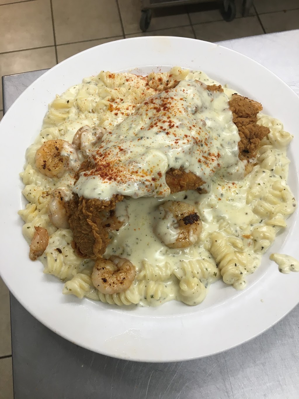 Rouge Po Boys & More | restaurant | 6224 Plank Rd Suite C, Baton Rouge, LA 70805, USA | 2254783832 OR +1 225-478-3832