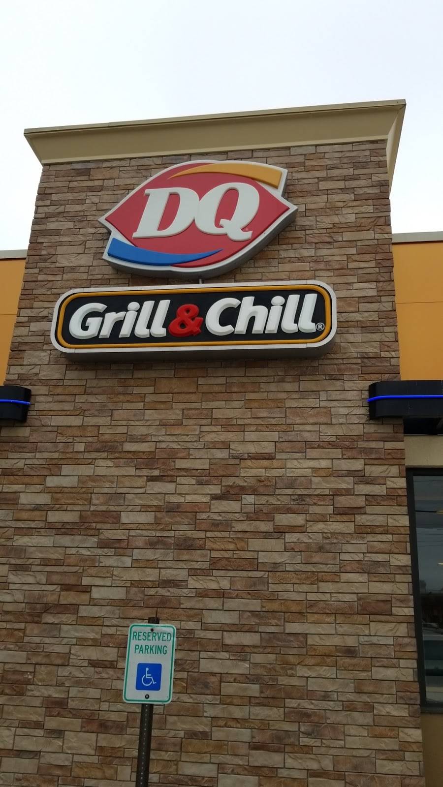 Dairy Queen Grill & Chill | restaurant | 4902 Old Brownsboro Rd, Louisville, KY 40222, USA | 5024260735 OR +1 502-426-0735