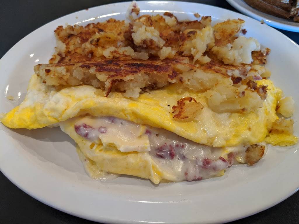 Café Madison Holland | restaurant | 295 Buck Rd #4, Holland, PA 18966, USA | 2159426386 OR +1 215-942-6386