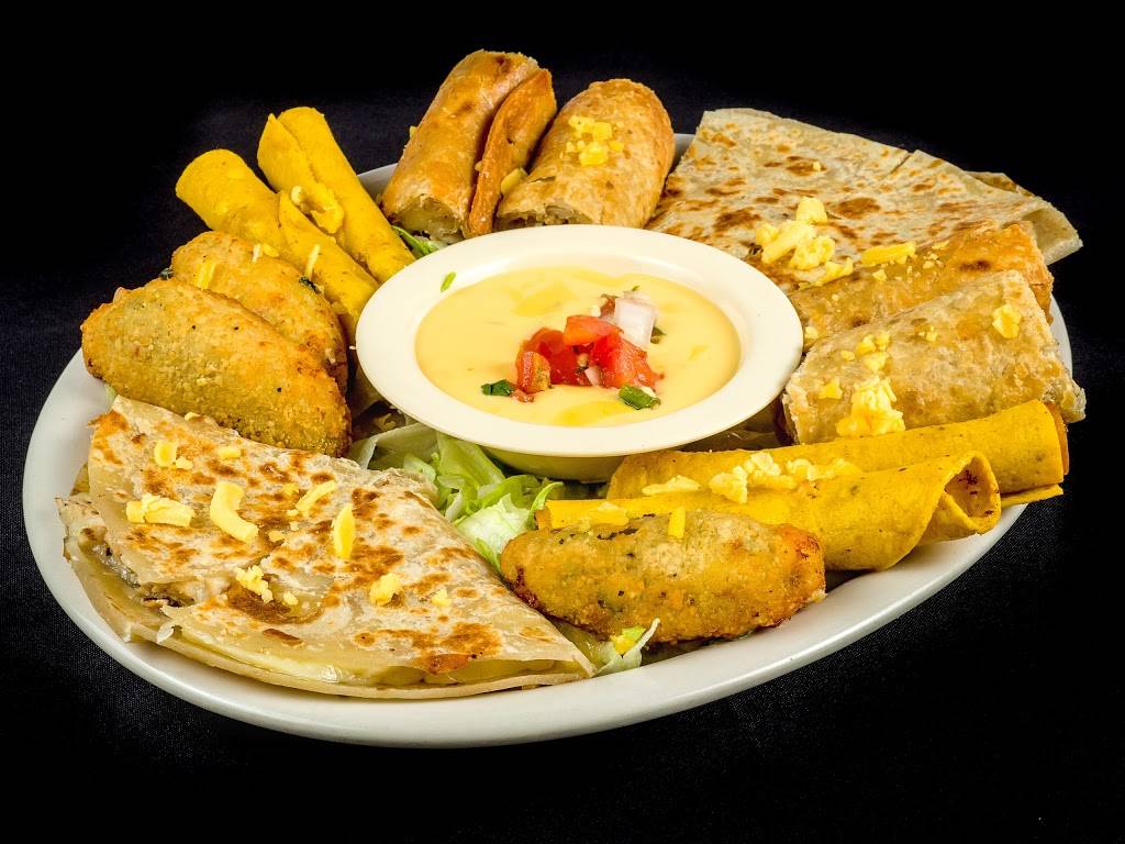 Lunas Mexican Restaurant | restaurant | 704 W Parkwood Ave, Friendswood, TX 77546, USA | 2819924790 OR +1 281-992-4790