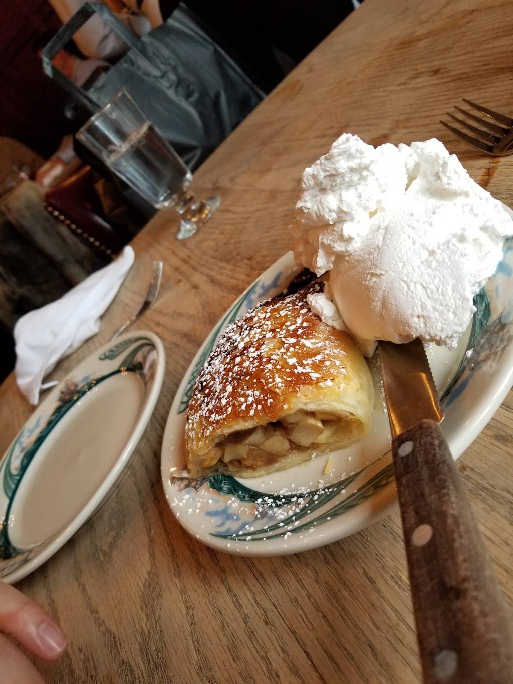 Peter Lugers Steakhouse | restaurant | 255 Northern Blvd, Great Neck, NY 11021, USA | 5164878800 OR +1 516-487-8800