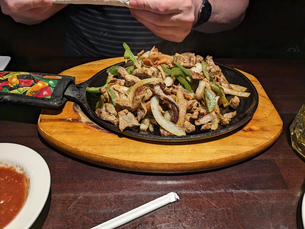 El Viejo Mexican Restaurant 2 | restaurant | 90 Twixt Town Rd, Cedar Rapids, IA 52402, USA | 3192004447 OR +1 319-200-4447