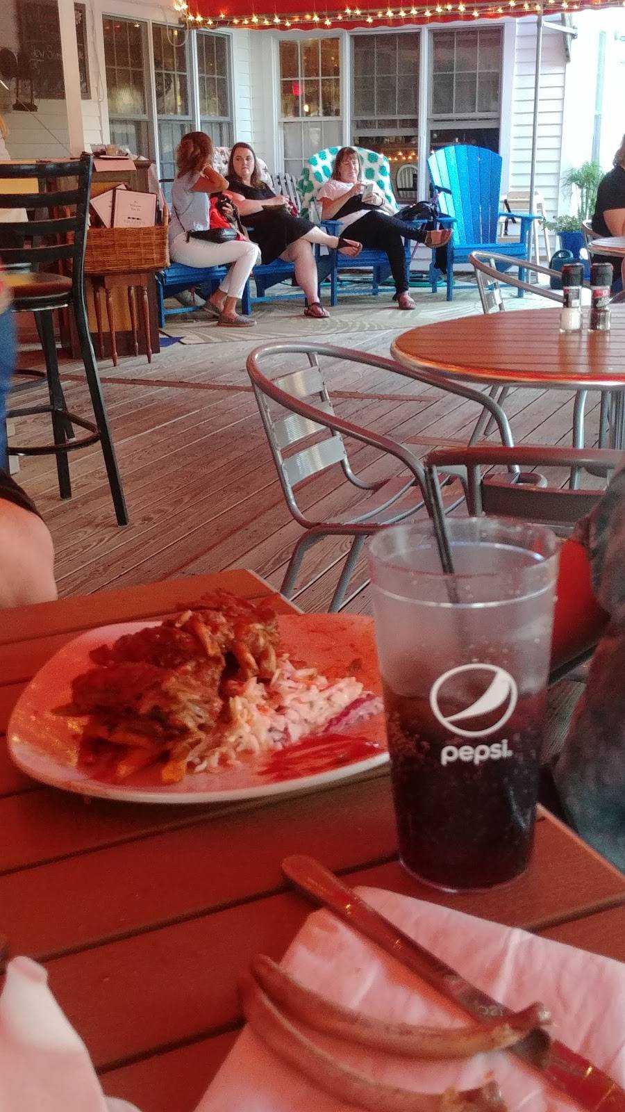 Bradys | restaurant | 25 Union St, Boothbay Harbor, ME 04538, USA | 2073156555 OR +1 207-315-6555