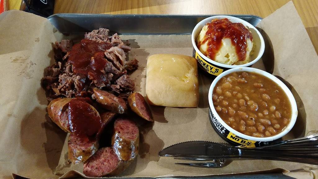 Dickeys Barbecue Pit | restaurant | 1459 Martin Luther King Jr Way, Merced, CA 95340, USA | 2092305089 OR +1 209-230-5089