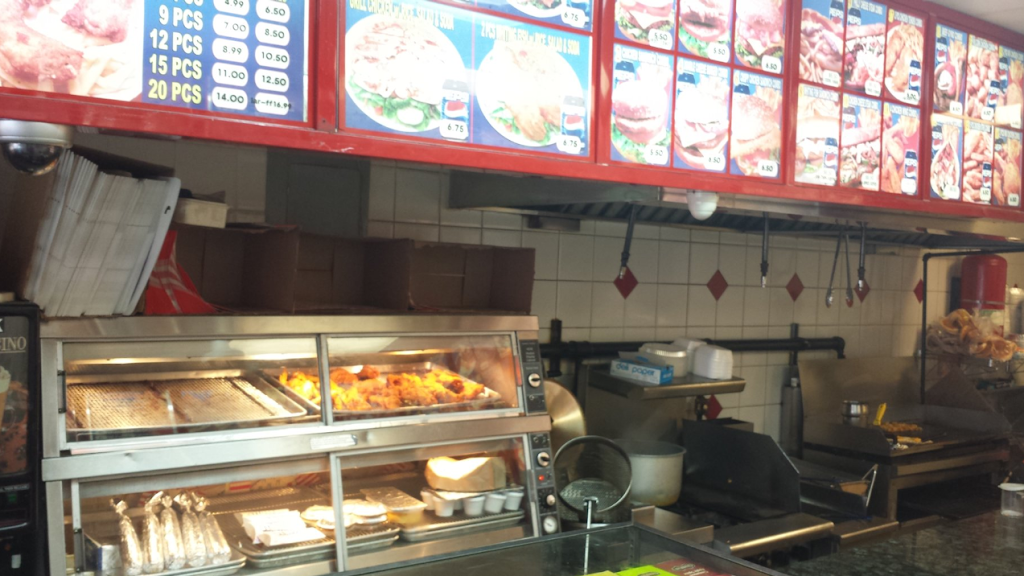 Crown Fried Chicken, Coffee Shop & Pizza | meal delivery | 308 Tompkins Ave, Brooklyn, NY 11216, USA | 7184838999 OR +1 718-483-8999