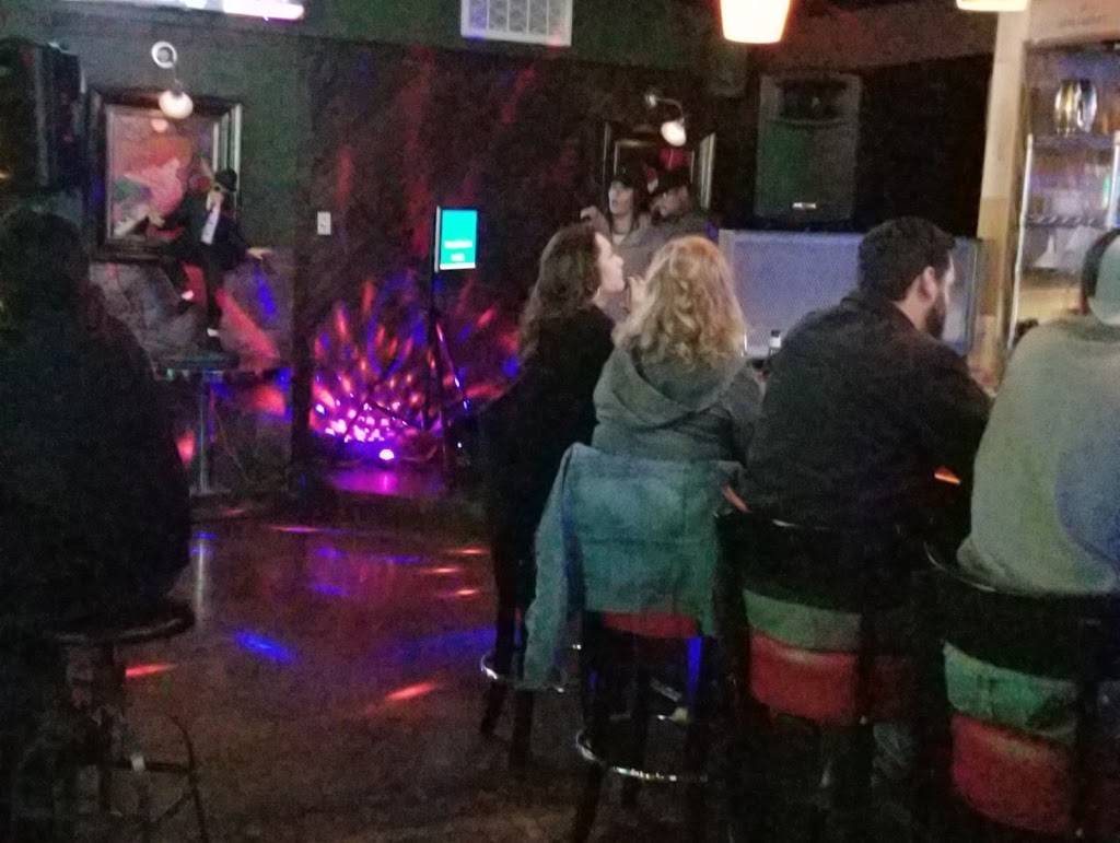 Backyard on Broadway | restaurant | 2411 Broadway St, San Antonio, TX 78215, USA | 2109512607 OR +1 210-951-2607