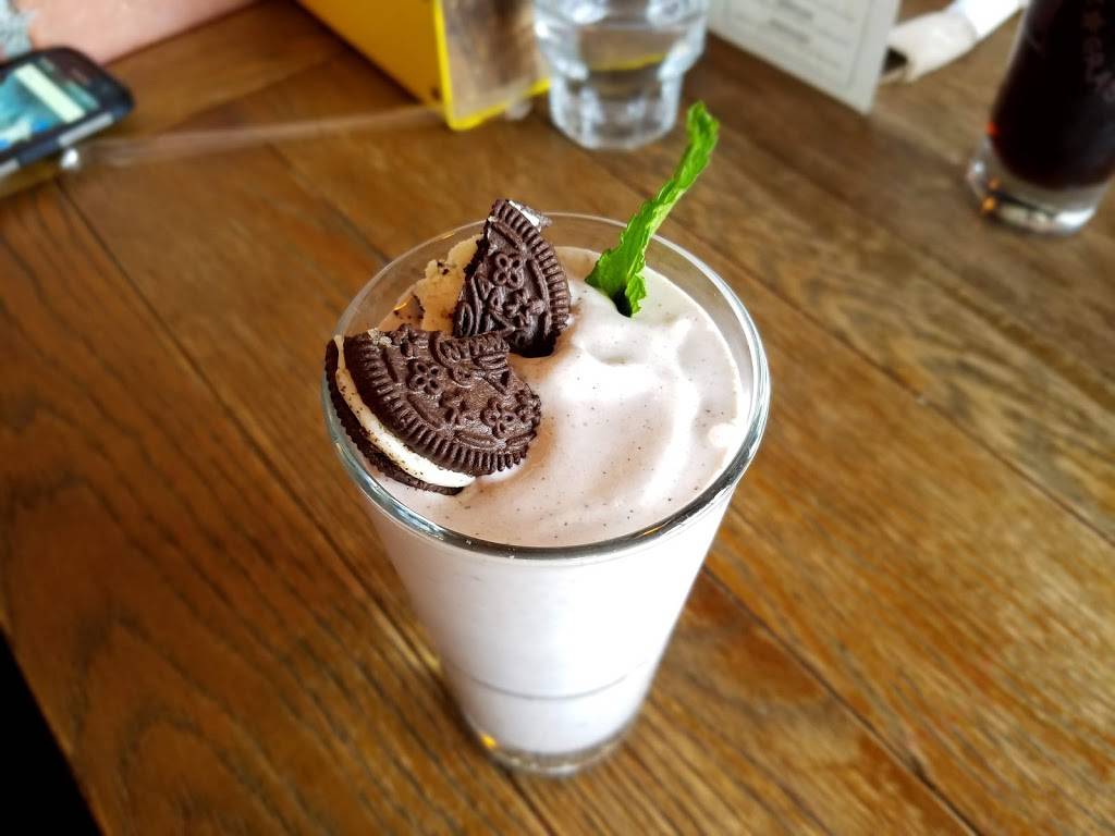 Bareburger | restaurant | 38 Danbury Rd, Ridgefield, CT 06877, USA | 2034382273 OR +1 203-438-2273