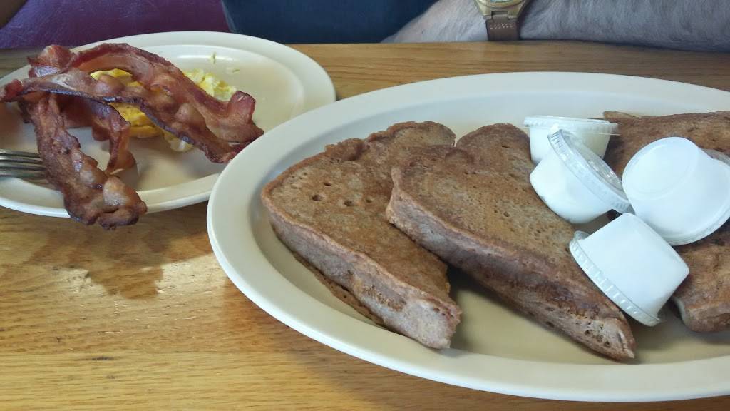 Mias Country Kitchen | restaurant | 3323 W Florida Ave, Hemet, CA 92545, USA | 9516521469 OR +1 951-652-1469