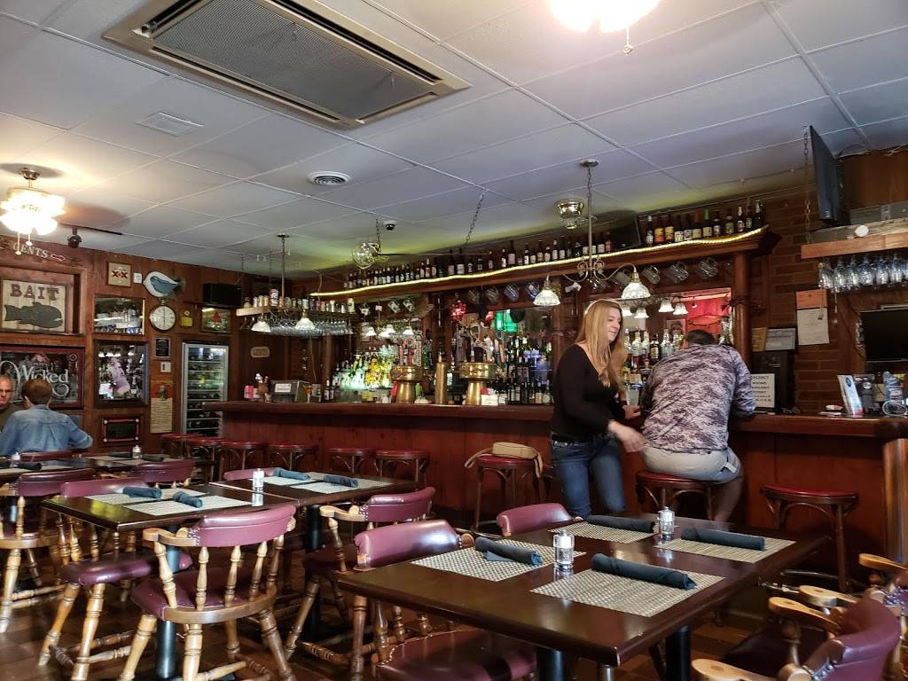 Village Tavern Restaurant & Inn | restaurant | 30 Mechanic St, Hammondsport, NY 14840, USA | 6075692528 OR +1 607-569-2528