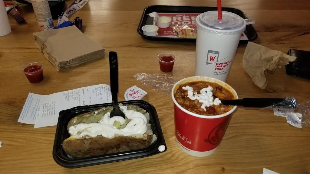 Wendys | restaurant | 22790 Everton Ave N, Forest Lake, MN 55025, USA | 3203352767 OR +1 320-335-2767