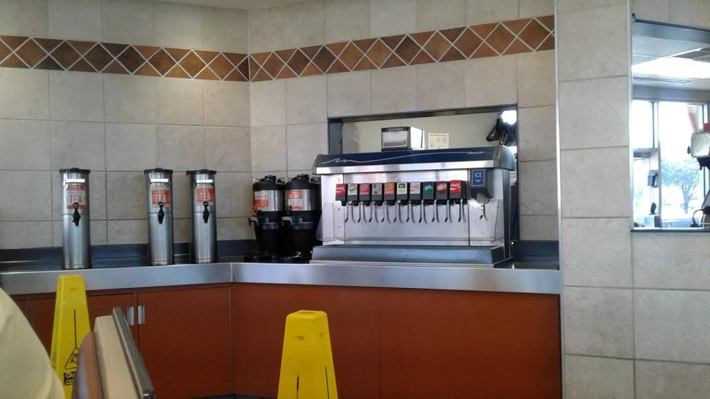 Whataburger | restaurant | 8214 Marbach Rd, San Antonio, TX 78227, USA | 2106734520 OR +1 210-673-4520