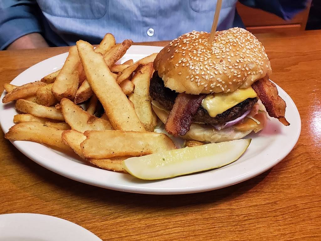 Texas Roadhouse | restaurant | 3015 SW 32nd Ave, Ocala, FL 34474, USA | 3526191677 OR +1 352-619-1677