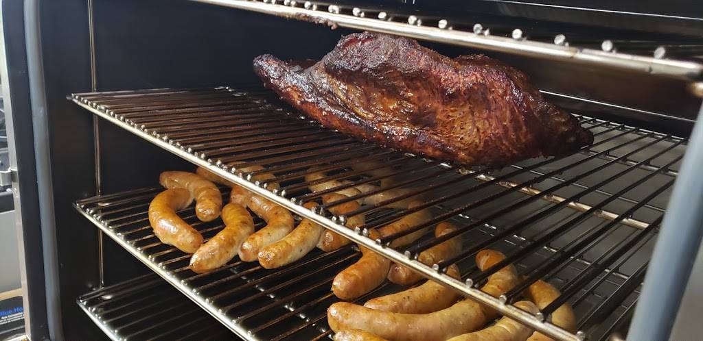 Heavens Table BBQ | restaurant | 2238 N Farwell Ave, Milwaukee, WI 53202, USA | 4147327109 OR +1 414-732-7109