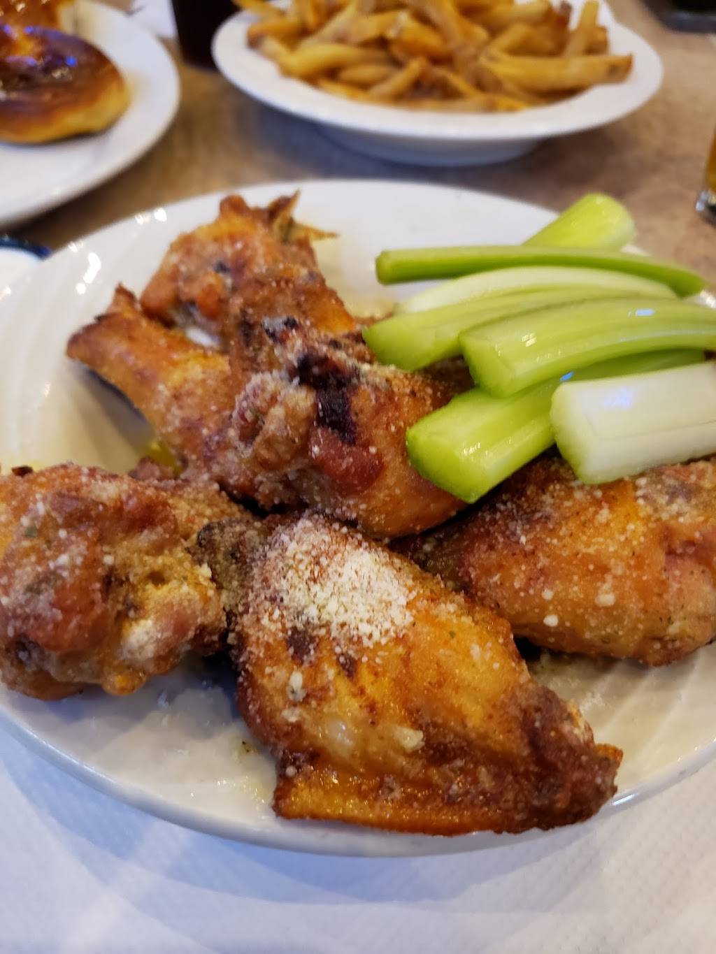 Frankie Is Bar & Grille | restaurant | 1180 Mapleview Dr, Washington, PA 15301, USA | 7247433636 OR +1 724-743-3636