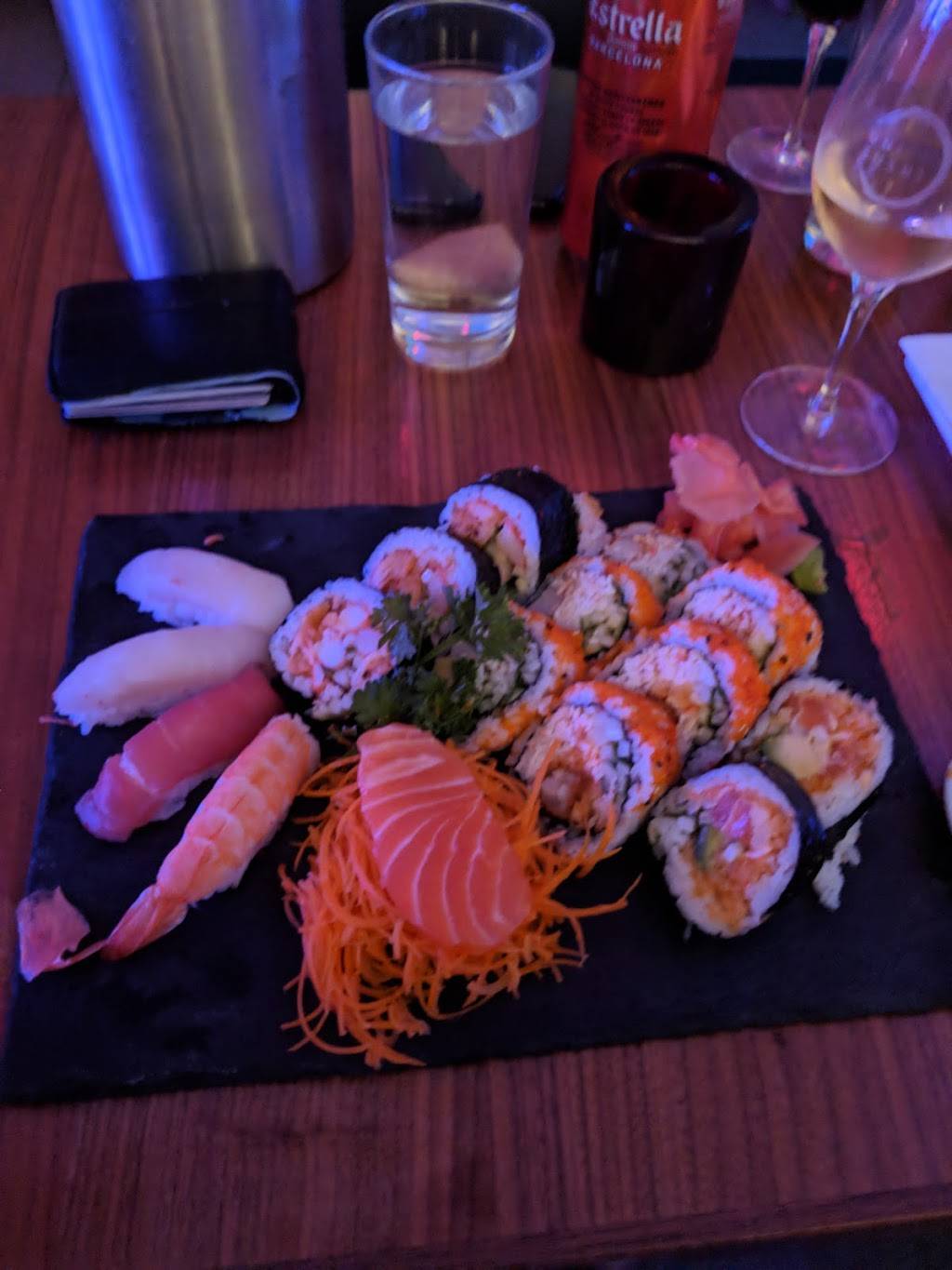 Uni Sushi | restaurant | 210 Boul Jean-Leman, Candiac, QC J5R 6E6, Canada | 4506199888 OR +1 450-619-9888