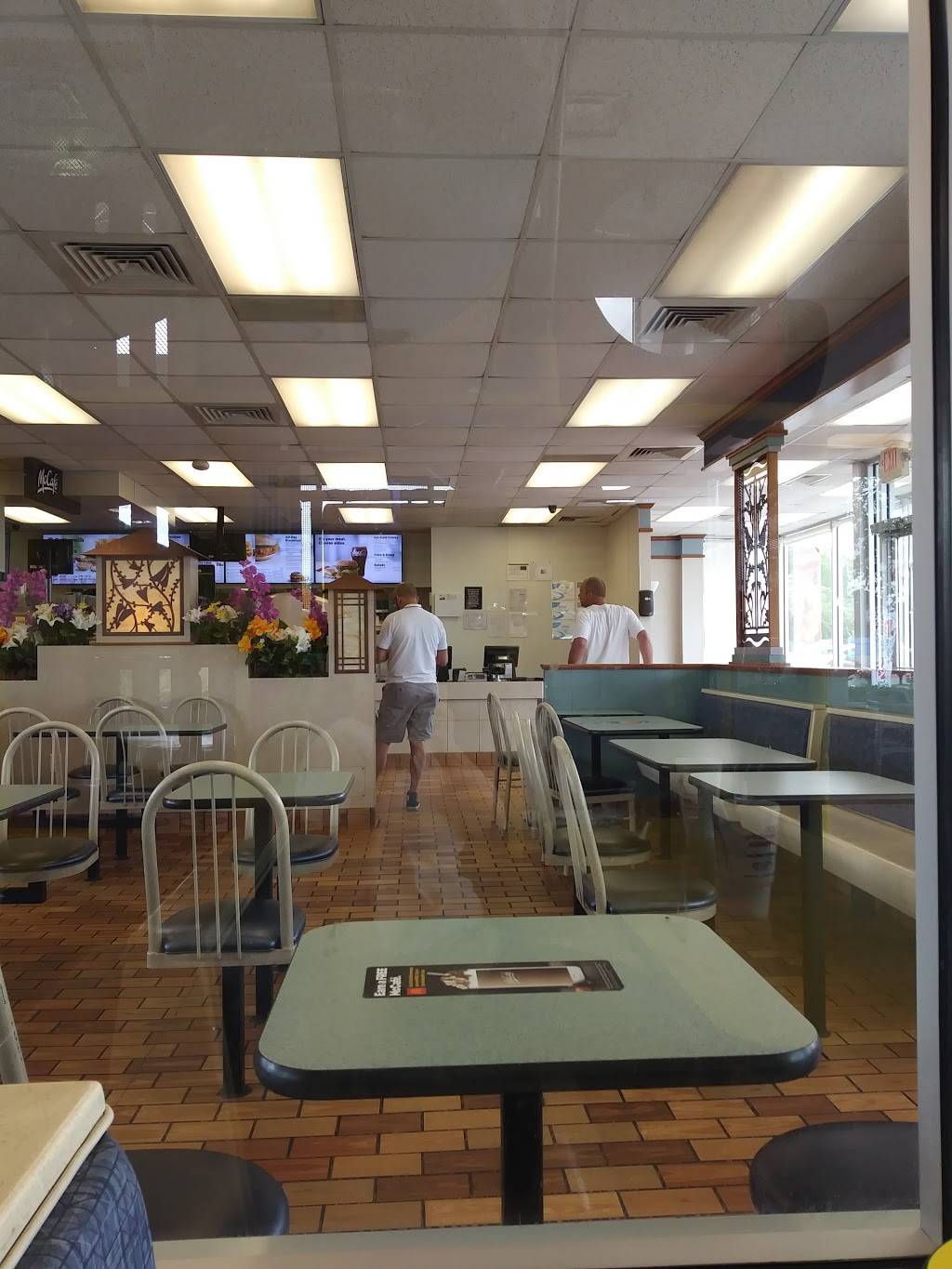 McDonalds | cafe | 765 Academy Dr, Bessemer, AL 35022, USA | 2054254727 OR +1 205-425-4727