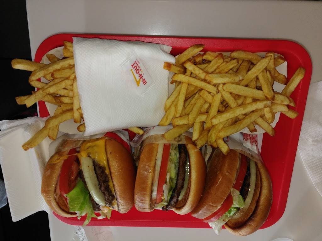 In-N-Out Burger | restaurant | 280 Ave 12th Ave, Hanford, CA 93230, USA | 8007861000 OR +1 800-786-1000