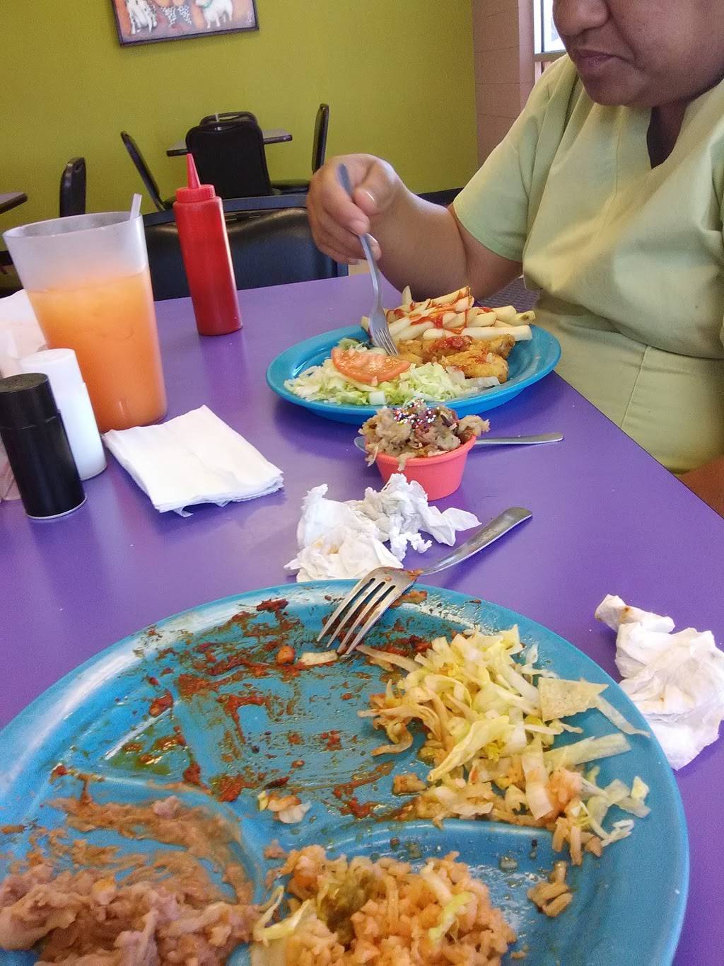 Vics Flautas Y Tortas | restaurant | 201 S Main St, Anthony, TX 79821, USA | 9158862778 OR +1 915-886-2778