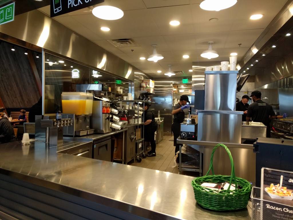 Shake Shack | restaurant | 226 Legacy Pl, Dedham, MA 02026, USA | 7814897330 OR +1 781-489-7330
