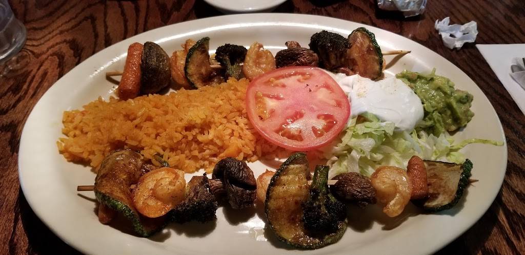 El Rodeo Mexican Restaurant | restaurant | 2642 Madison Ave, Granite City, IL 62040, USA | 6184517672 OR +1 618-451-7672