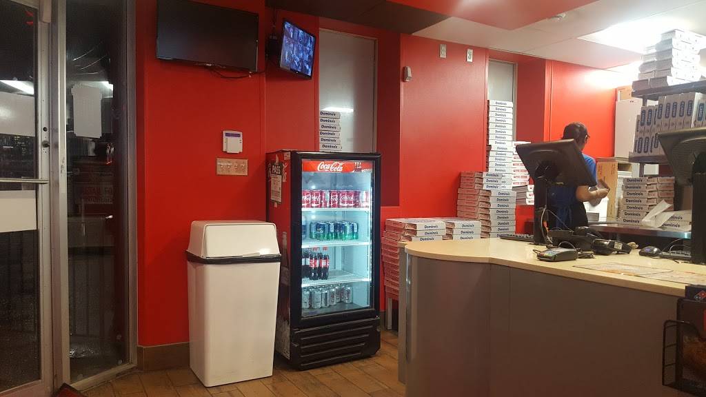 Dominos Pizza | meal delivery | 51 Niagara St, Toronto, ON M5V 1C3, Canada | 4163643939 OR +1 416-364-3939