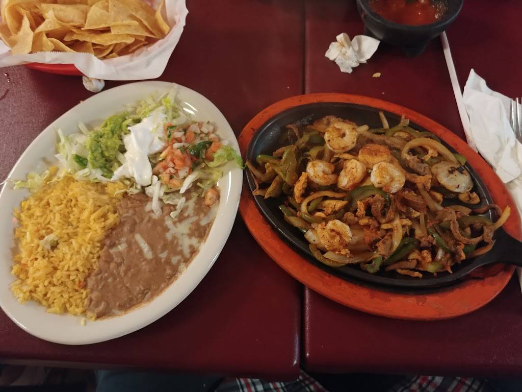 La Placita | restaurant | 401 Hughes Rd #4, Madison, AL 35758, USA | 2564643994 OR +1 256-464-3994