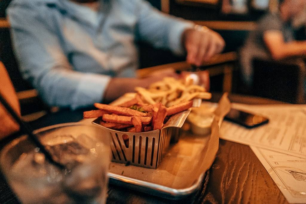 Over/Under Public House | restaurant | 310 N San Fernando Blvd, Burbank, CA 91502, USA | 8182379186 OR +1 818-237-9186