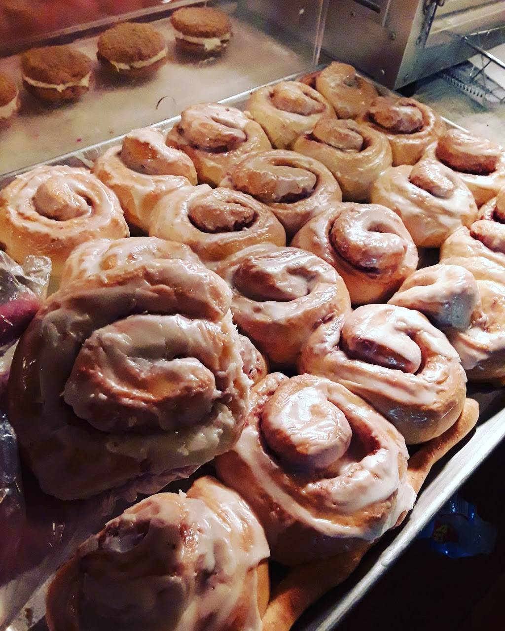 Fat Rolls LLC | bakery | 116 N Mock St, Prairie Grove, AR 72753, USA | 4798460846 OR +1 479-846-0846