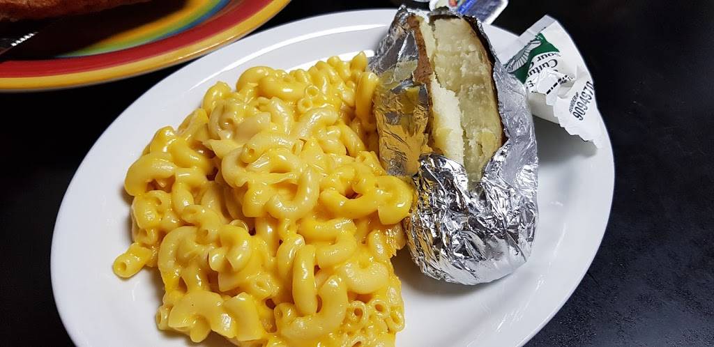 The Dover Grille | restaurant | 310 Donelson Pkwy, Dover, TN 37058, USA | 9312327919 OR +1 931-232-7919