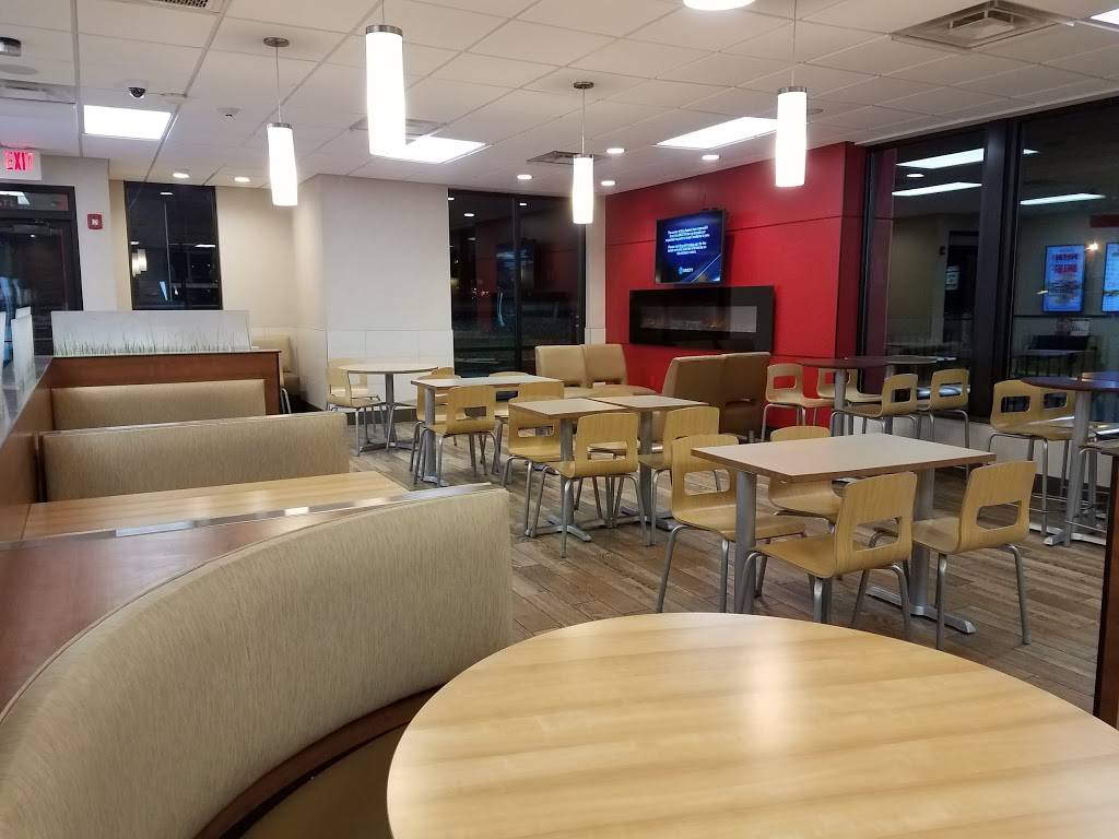 Wendys | restaurant | 188 Endicott St, Danvers, MA 01923, USA | 9787748995 OR +1 978-774-8995