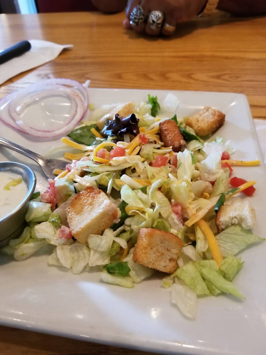 Chilis Grill & Bar | restaurant | 15305 W 67th St, Shawnee, KS 66217, USA | 9136310862 OR +1 913-631-0862