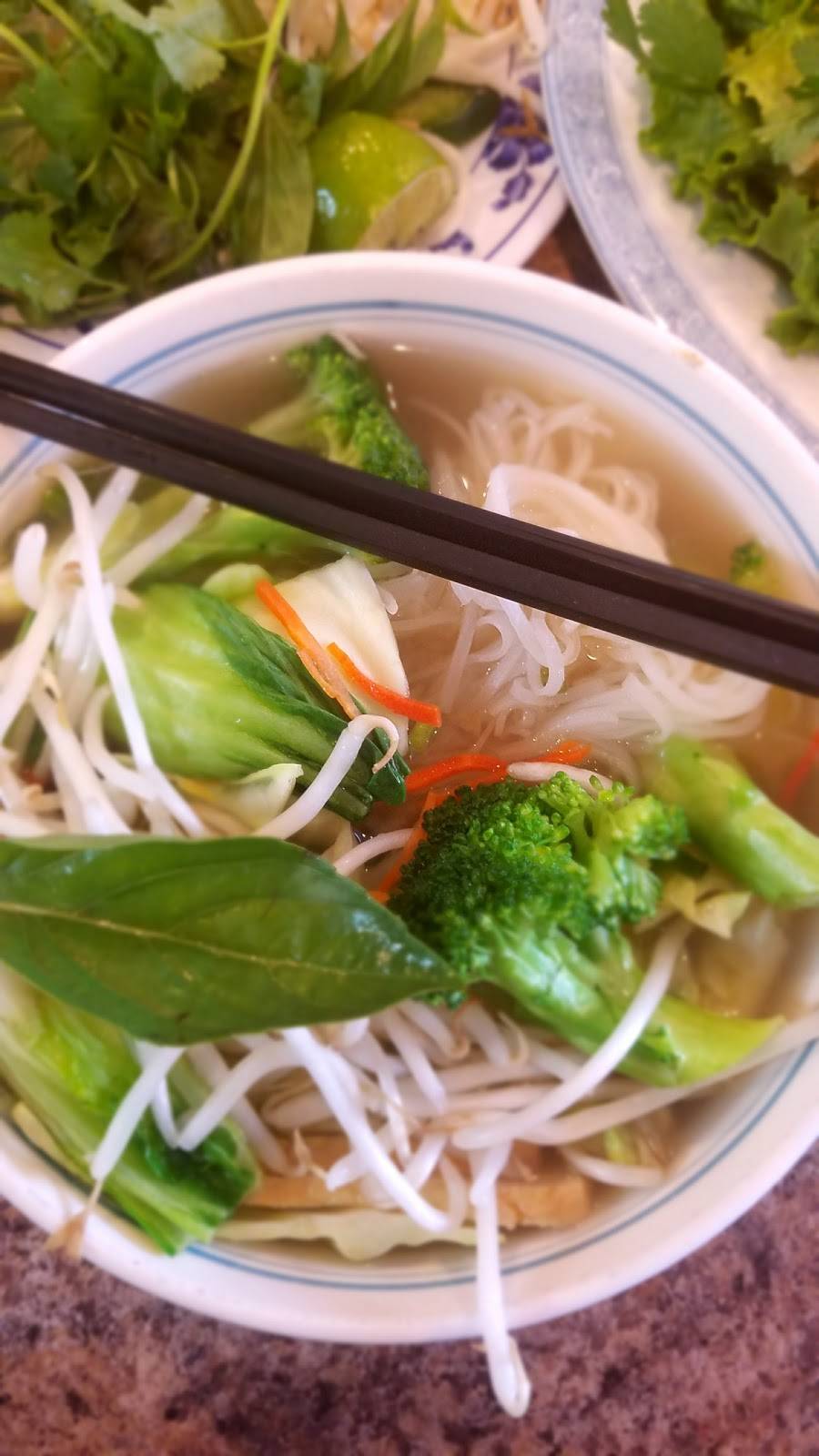 Hello Pho | restaurant | 1701 Monument Blvd, Concord, CA 94520, USA | 9259699449 OR +1 925-969-9449