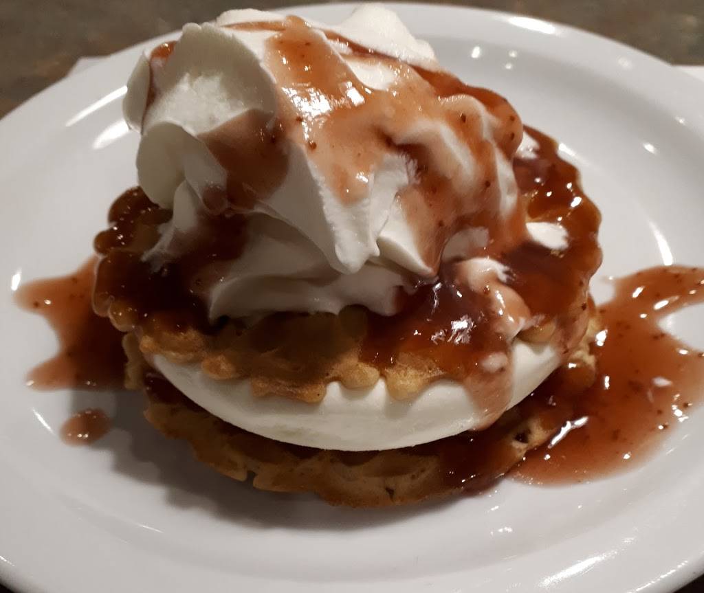 Mikes | restaurant | 2995 Boulevard Dagenais O, Laval, QC H7P 1T3, Canada | 4506251518 OR +1 450-625-1518