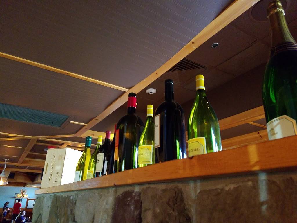 Canoe Restaurant | restaurant | 216 S River Rd, Bedford, NH 03110, USA | 6039358070 OR +1 603-935-8070