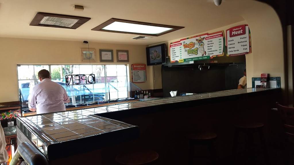 Los Tacos De Huicho | restaurant | 123 E 18th St, Bakersfield, CA 93305, USA | 6613289490 OR +1 661-328-9490