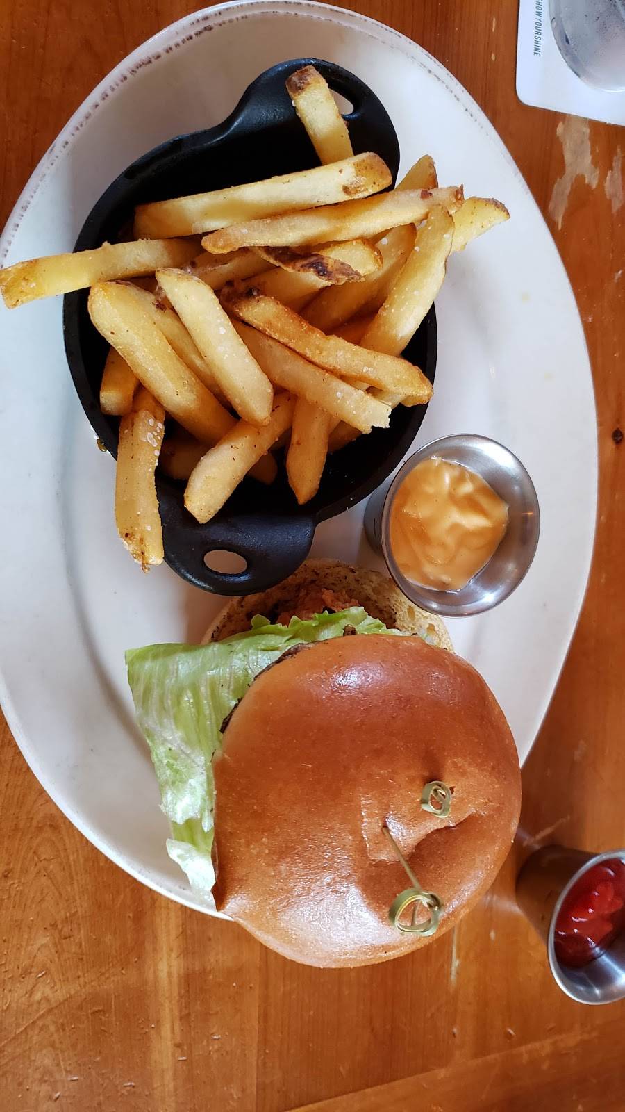 Chef Art Smiths Homecomin | restaurant | 1602 E Buena Vista Dr, Lake Buena Vista, FL 32830, USA | 4075600100 OR +1 407-560-0100