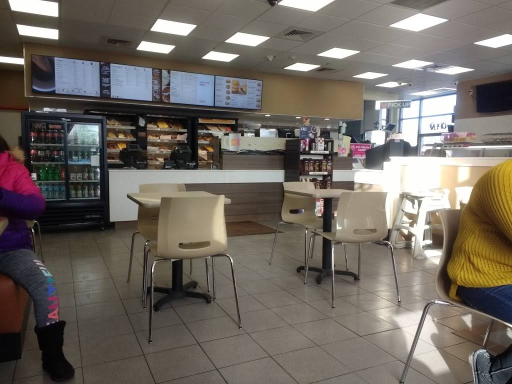 Dunkin | cafe | 34484 N US Hwy 45, Third Lake, IL 60030, USA | 8472235353 OR +1 847-223-5353