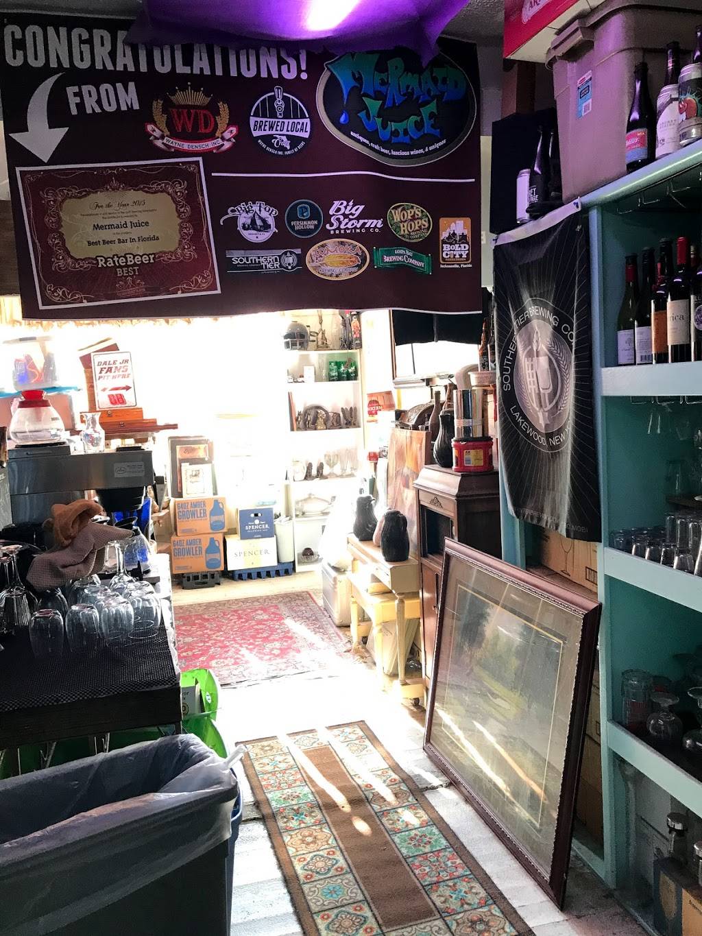 Mermaid Juice | restaurant | 458 N Highland St, Mt Dora, FL 32757, USA | 3525561030 OR +1 352-556-1030