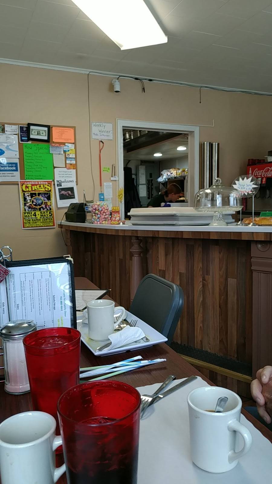 Greens Fork Family Diner | restaurant | 17 E Pearl St, Greens Fork, IN 47345, USA | 7658864663 OR +1 765-886-4663