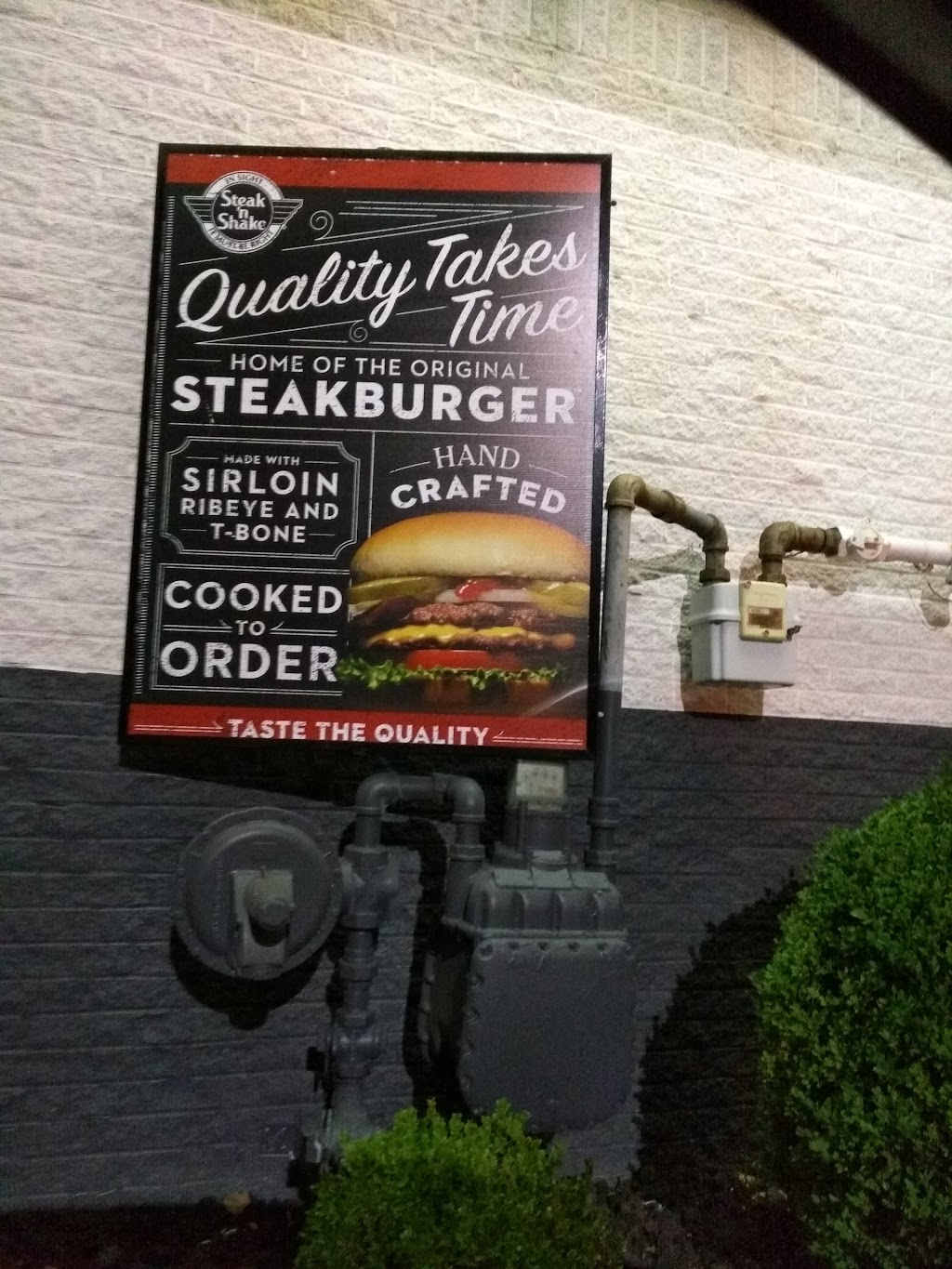 Steak n Shake | restaurant | 3835 Race Rd, Cincinnati, OH 45211, USA | 8777856745 OR +1 877-785-6745