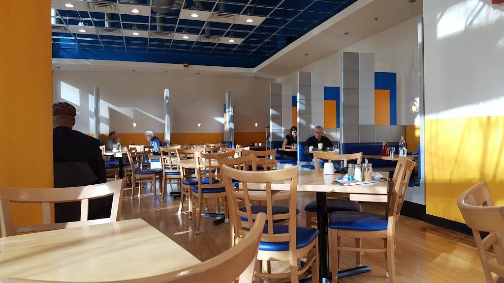 Yolk Streeterville | restaurant | corner of Grand & McClurg, 355 E Ohio St, Chicago, IL 60611, USA | 3128229655 OR +1 312-822-9655