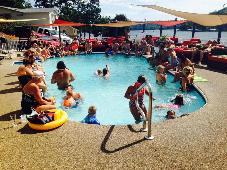 Boathouse Lakeside Bar & Grill | restaurant | 107 Village Marina Rd, Eldon, MO 65026, USA | 5735529464 OR +1 573-552-9464