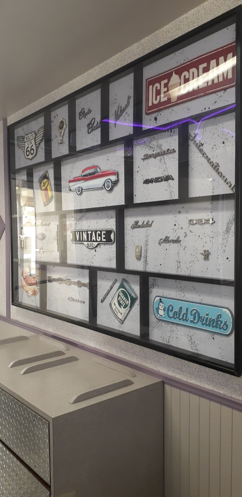 Fosters Freeze | restaurant | 1580 Main St, Barstow, CA 92311, USA | 7602568842 OR +1 760-256-8842