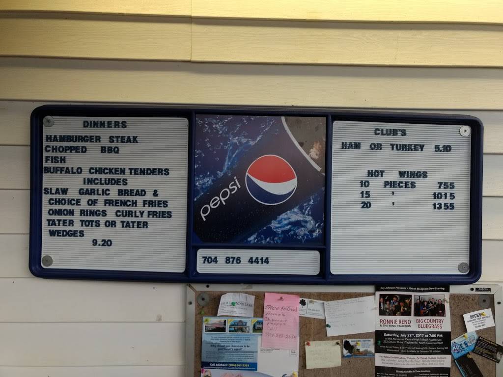 Chucks Barbecue & Grill | restaurant | 3001 Wilkesboro Hwy, Statesville, NC 28625, USA | 7048764414 OR +1 704-876-4414