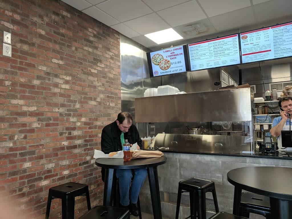 Windy City Pizza - Quincy | restaurant | 195 Newport Ave, Quincy, MA 02170, USA | 6174716666 OR +1 617-471-6666