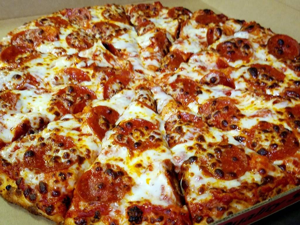 Foxs Pizza Den | restaurant | 4 Traders Alley, Buckhannon, WV 26201, USA | 3044727222 OR +1 304-472-7222